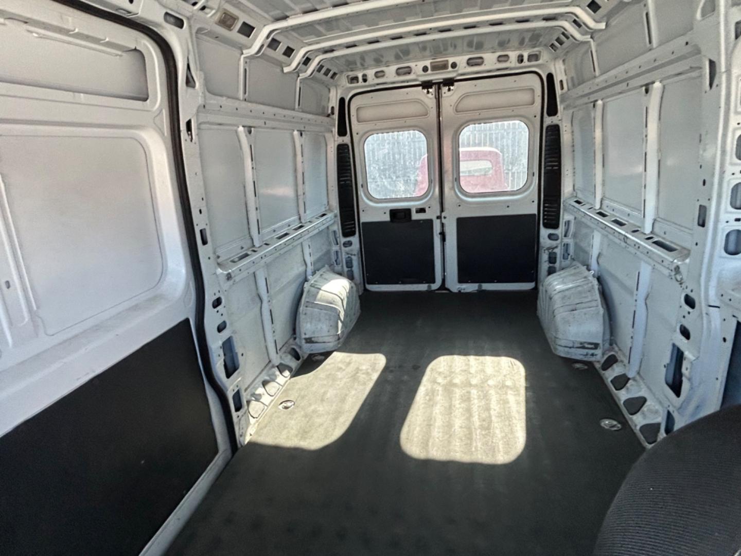 2021 White RAM Promaster 2500 High Roof 159-in. WB (3C6LRVDGXME) with an 3.6L V6 engine, 6A transmission, located at 1687 Business 35 S, New Braunfels, TX, 78130, (830) 625-7159, 29.655487, -98.051491 - Photo#16